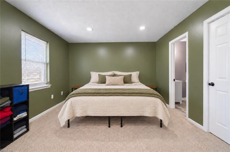 Photo 12 of 33 residential for sale in Virginia Beach virginia