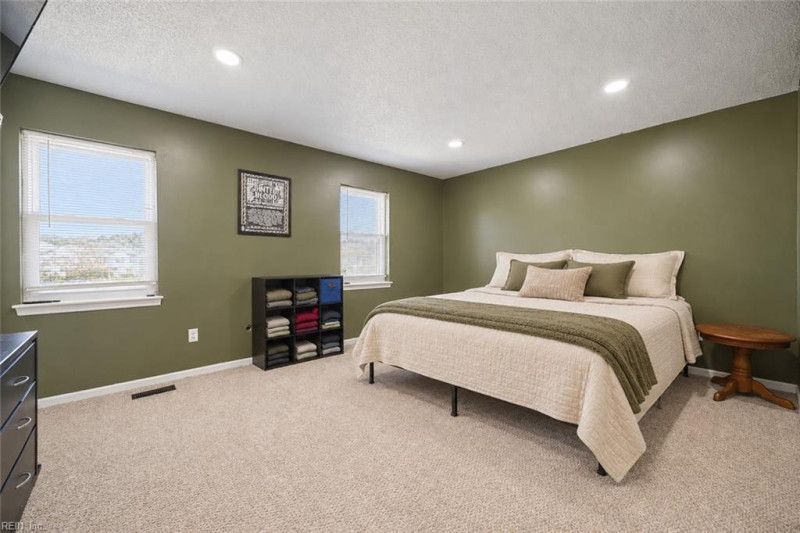 Photo 13 of 33 residential for sale in Virginia Beach virginia
