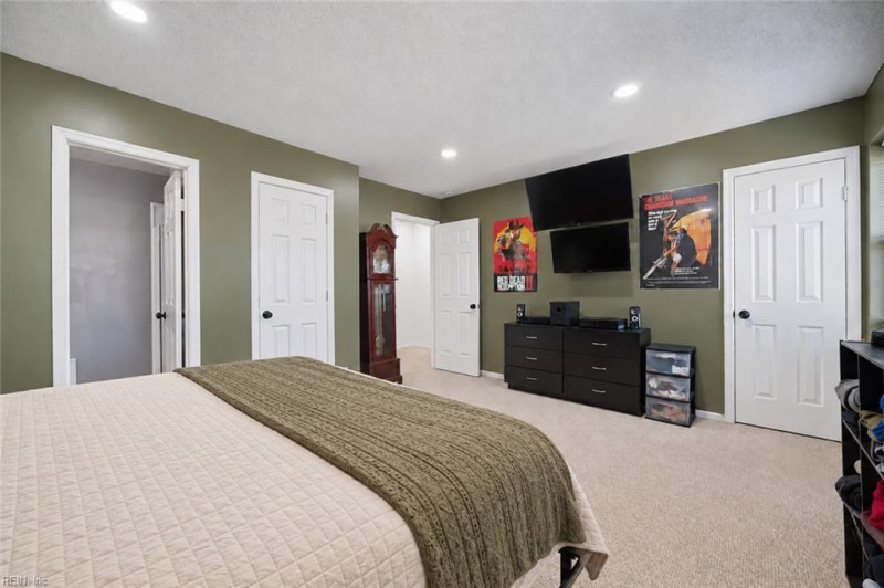 Photo 14 of 33 residential for sale in Virginia Beach virginia