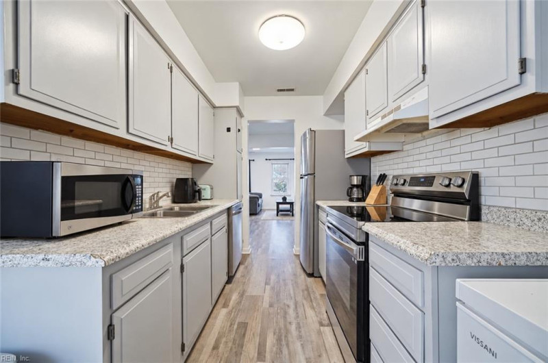 Photo 8 of 33 residential for sale in Virginia Beach virginia