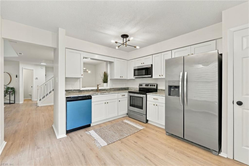 Photo 12 of 42 residential for sale in Virginia Beach virginia