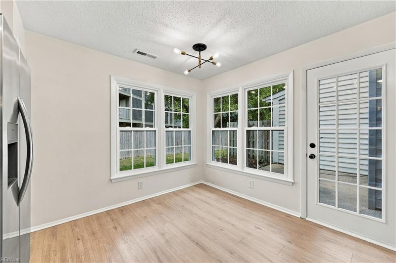 Photo 15 of 42 residential for sale in Virginia Beach virginia