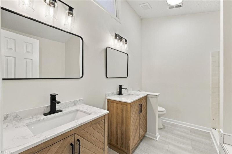 Photo 35 of 42 residential for sale in Virginia Beach virginia