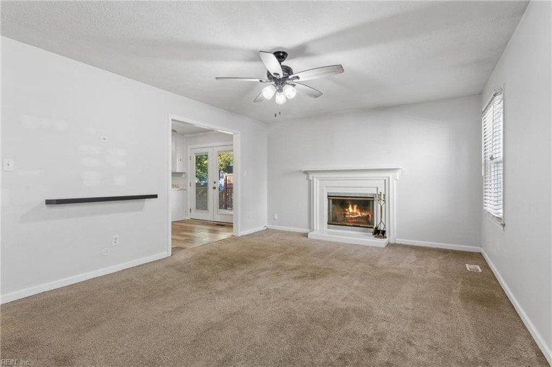 Photo 17 of 36 residential for sale in Hampton virginia