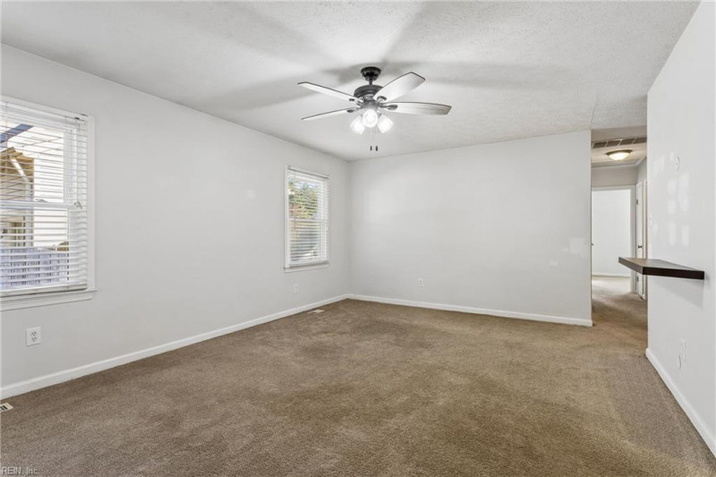 Photo 18 of 36 residential for sale in Hampton virginia