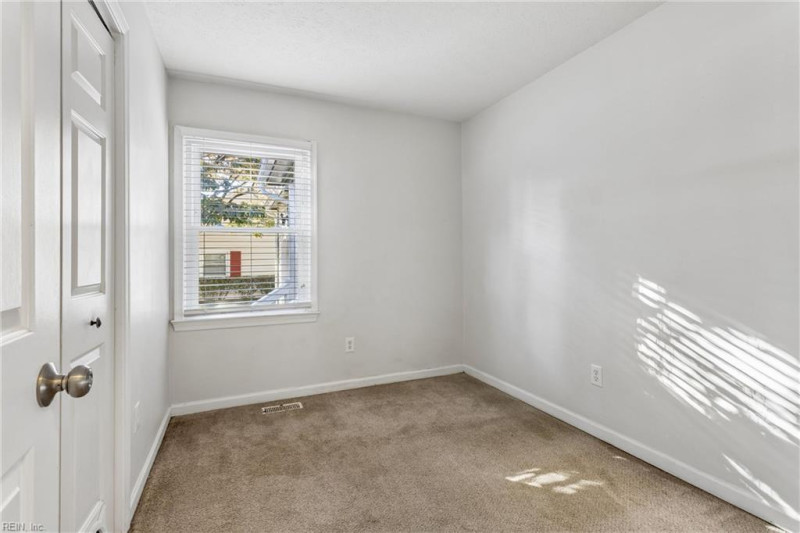 Photo 20 of 36 residential for sale in Hampton virginia