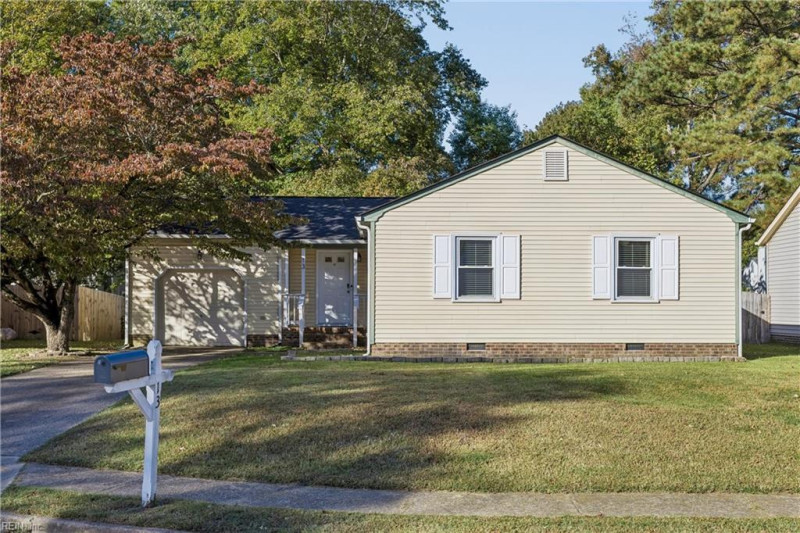 Photo 3 of 36 residential for sale in Hampton virginia