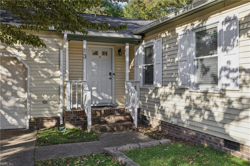 Photo 4 of 36 residential for sale in Hampton virginia