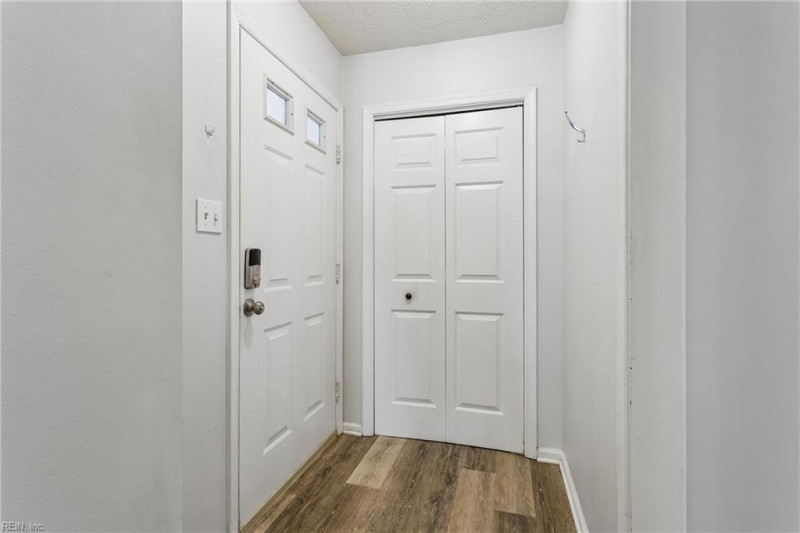 Photo 5 of 36 residential for sale in Hampton virginia