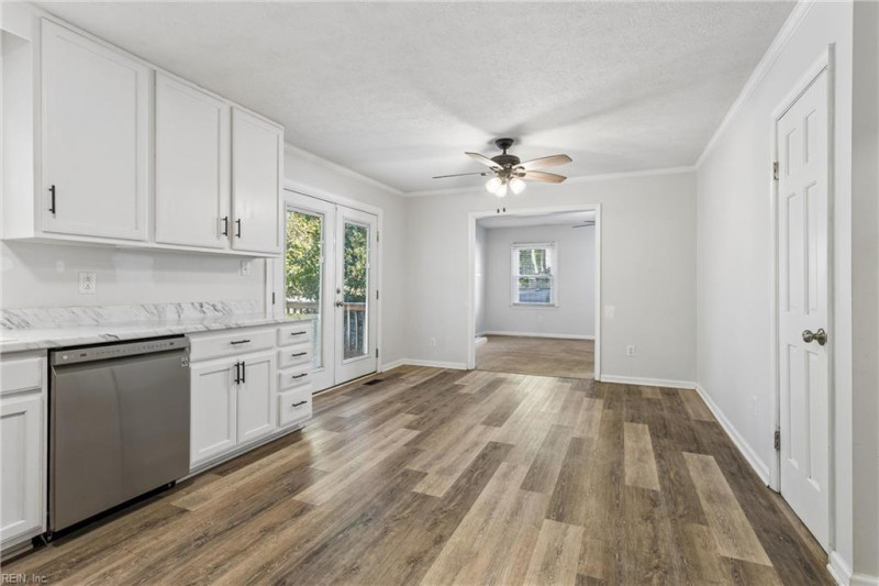 Photo 6 of 36 residential for sale in Hampton virginia
