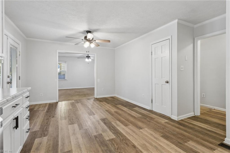 Photo 7 of 36 residential for sale in Hampton virginia