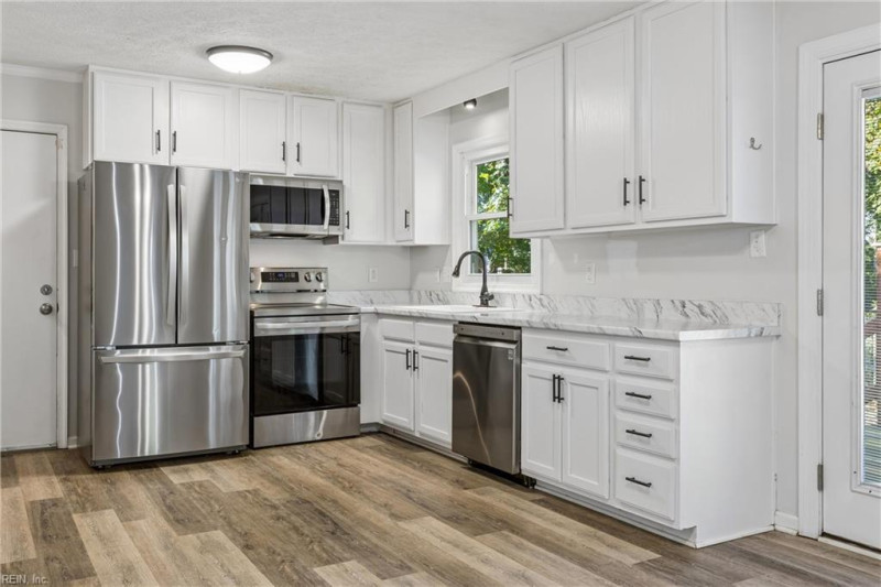 Photo 9 of 36 residential for sale in Hampton virginia