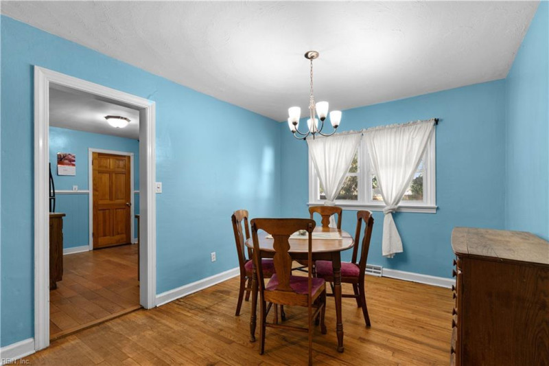 Photo 11 of 39 residential for sale in Chesapeake virginia