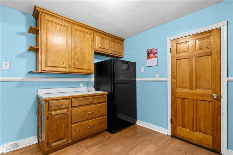 Photo 18 of 39 residential for sale in Chesapeake virginia