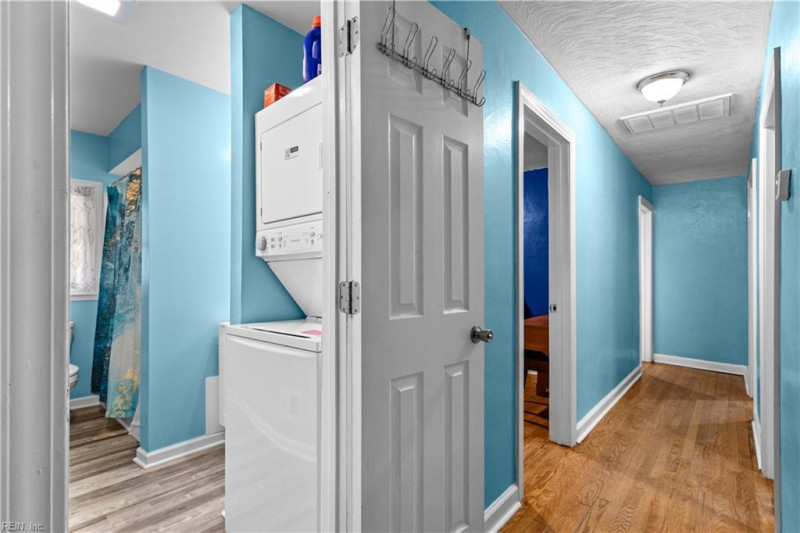 Photo 19 of 39 residential for sale in Chesapeake virginia