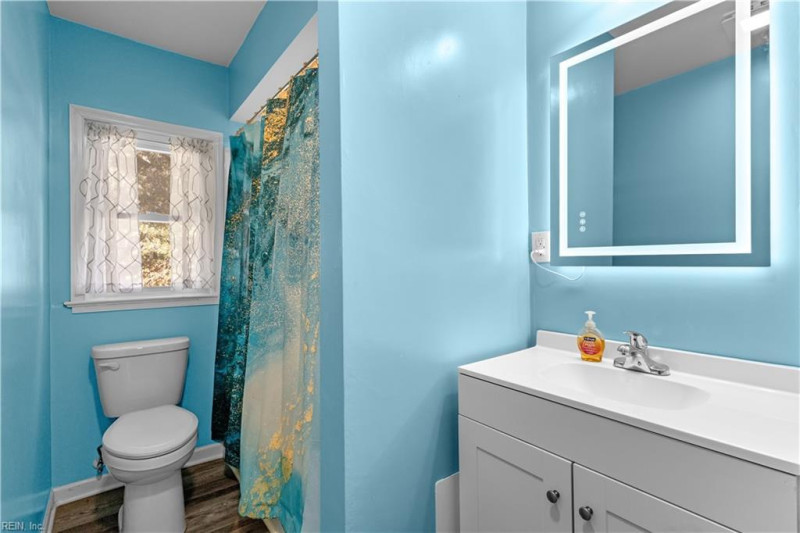 Photo 20 of 39 residential for sale in Chesapeake virginia