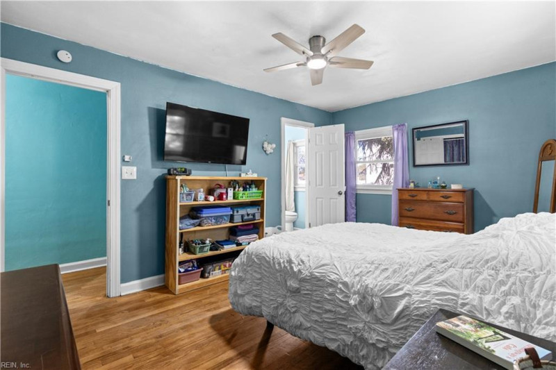 Photo 30 of 39 residential for sale in Chesapeake virginia