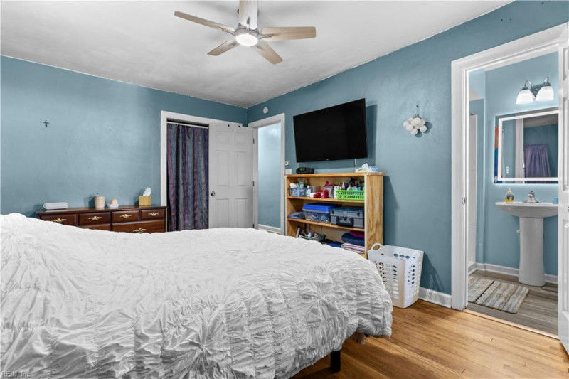 Photo 31 of 39 residential for sale in Chesapeake virginia