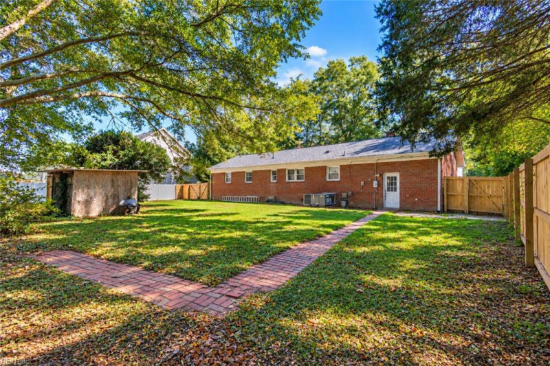 Photo 37 of 39 residential for sale in Chesapeake virginia