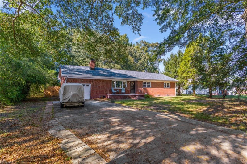 Photo 4 of 39 residential for sale in Chesapeake virginia