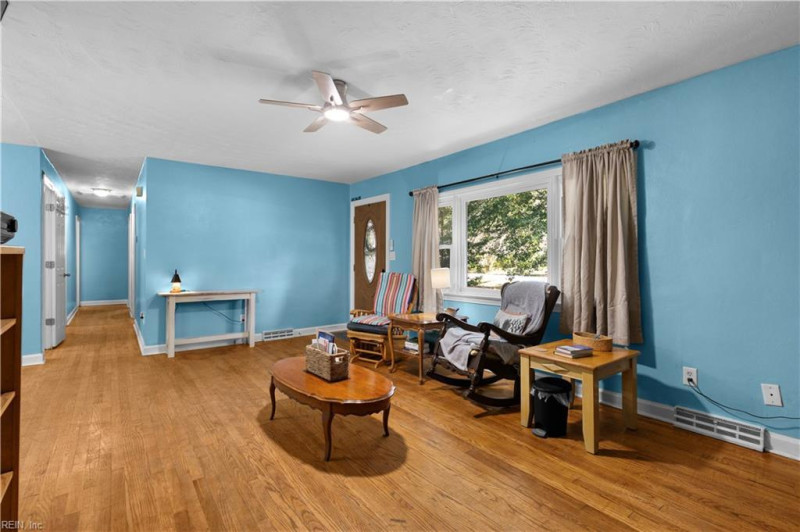 Photo 9 of 39 residential for sale in Chesapeake virginia