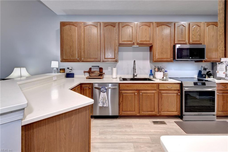 Photo 6 of 34 residential for sale in Williamsburg virginia