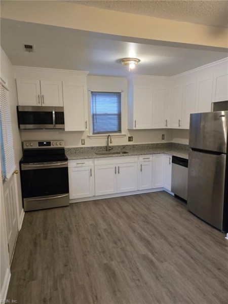 Photo 4 of 8 residential for sale in Norfolk virginia