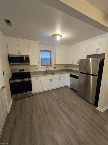 Photo 7 of 8 residential for sale in Norfolk virginia