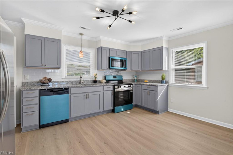 Photo 7 of 25 residential for sale in Hampton virginia