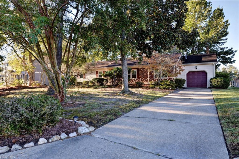 Photo 2 of 31 residential for sale in Poquoson virginia