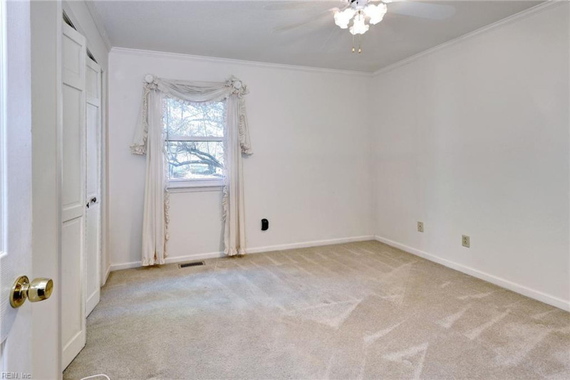 Photo 21 of 31 residential for sale in Poquoson virginia