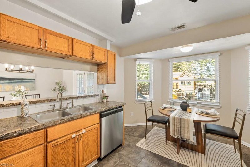 Photo 21 of 44 residential for sale in Norfolk virginia