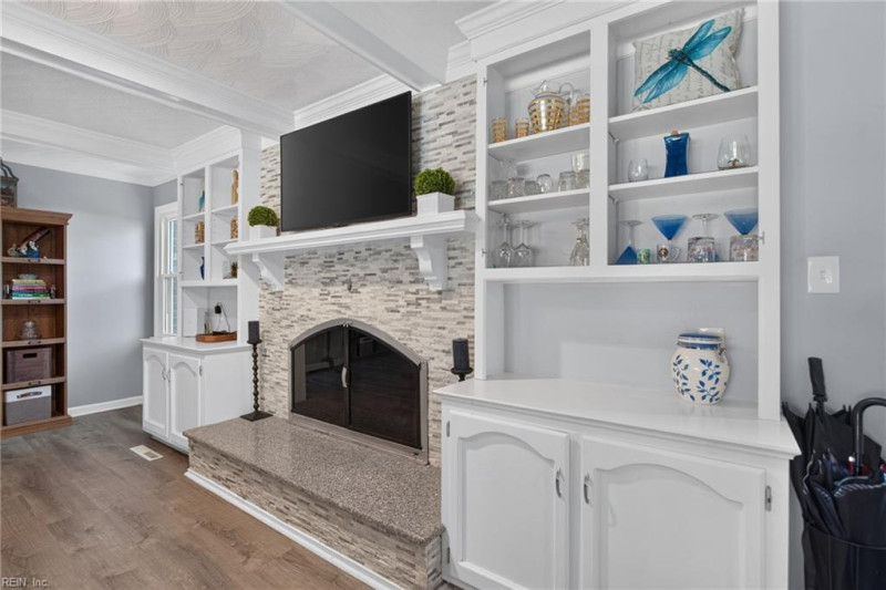 Photo 6 of 42 residential for sale in Virginia Beach virginia
