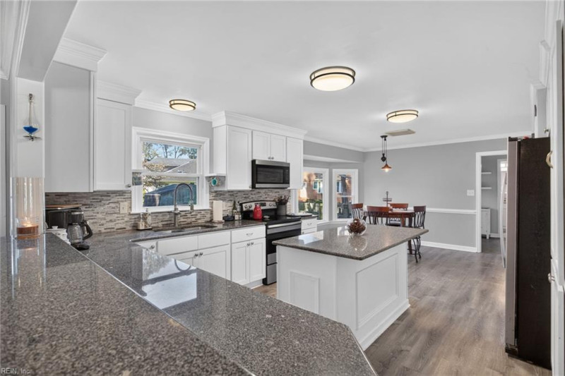 Photo 8 of 42 residential for sale in Virginia Beach virginia