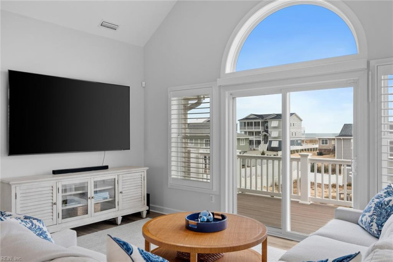 Photo 10 of 49 residential for sale in Virginia Beach virginia