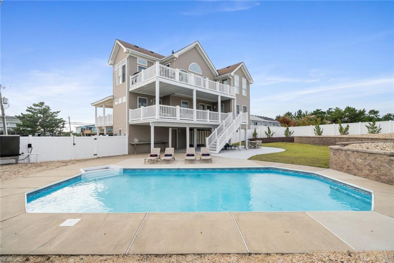 Photo 4 of 49 residential for sale in Virginia Beach virginia