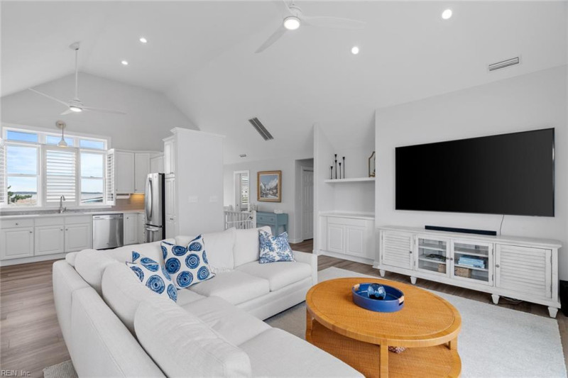 Photo 9 of 49 residential for sale in Virginia Beach virginia