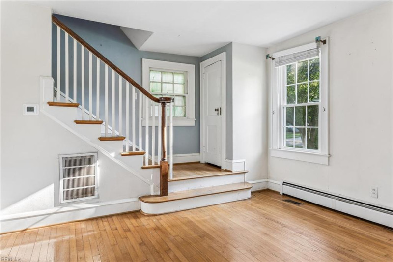 Photo 13 of 48 residential for sale in Hampton virginia