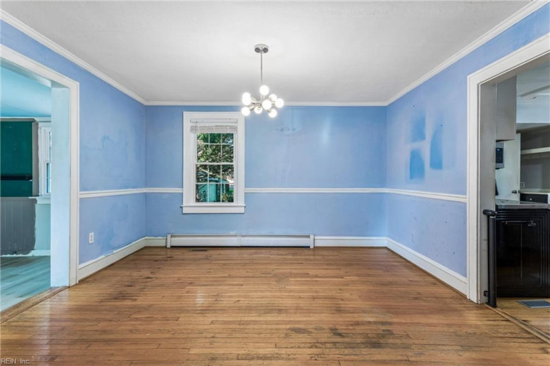Photo 14 of 48 residential for sale in Hampton virginia