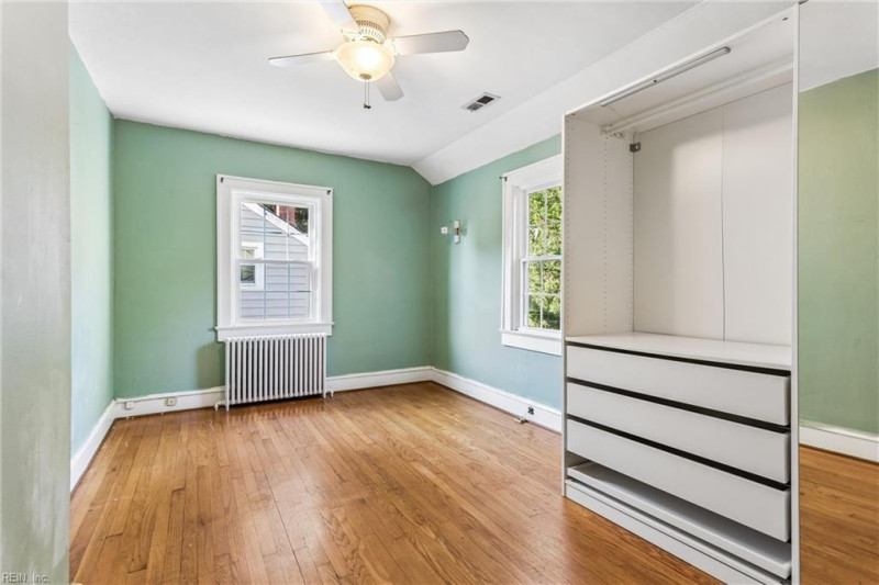 Photo 31 of 48 residential for sale in Hampton virginia