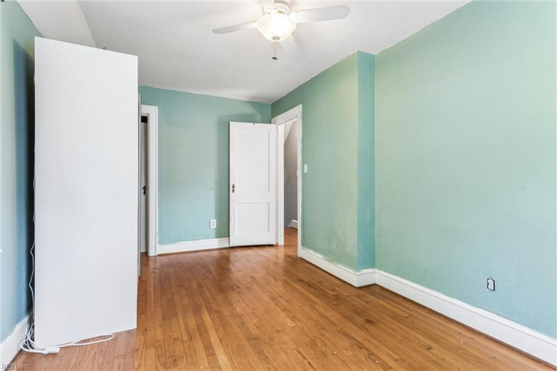 Photo 33 of 48 residential for sale in Hampton virginia