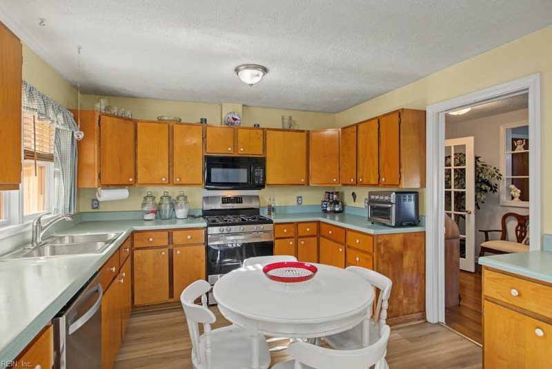Photo 10 of 24 residential for sale in Hampton virginia