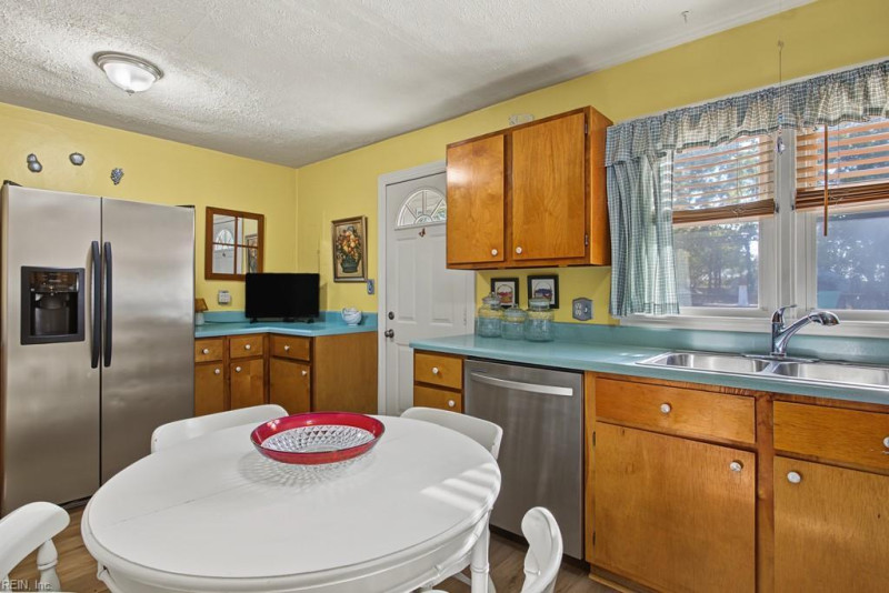Photo 12 of 24 residential for sale in Hampton virginia