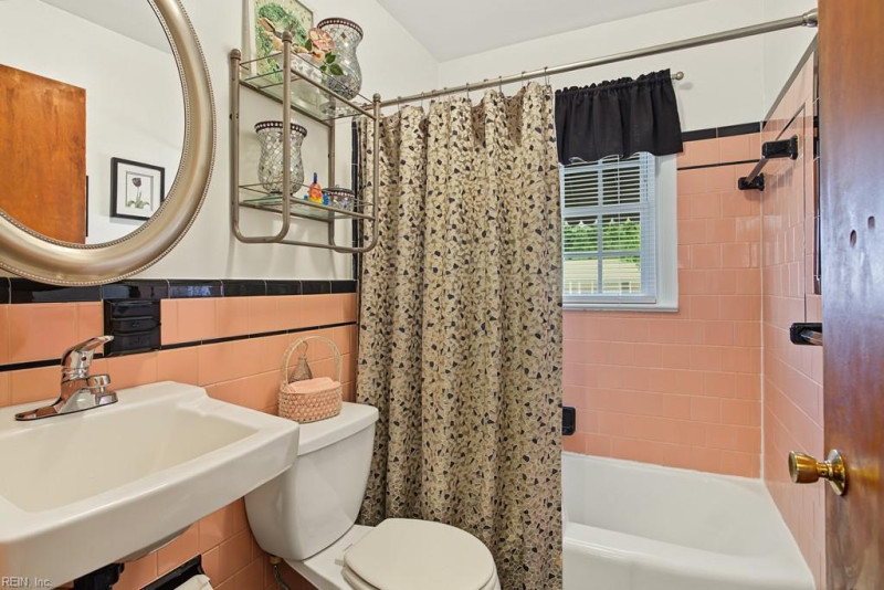 Photo 19 of 24 residential for sale in Hampton virginia