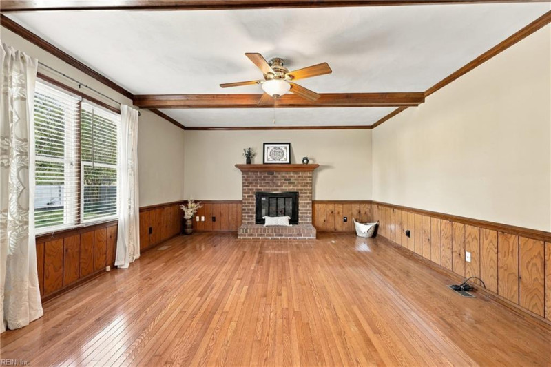 Photo 13 of 37 residential for sale in Chesapeake virginia