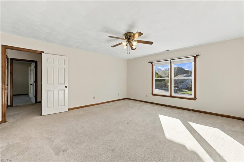 Photo 25 of 37 residential for sale in Chesapeake virginia