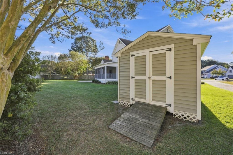 Photo 33 of 37 residential for sale in Chesapeake virginia
