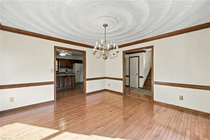 Photo 7 of 37 residential for sale in Chesapeake virginia