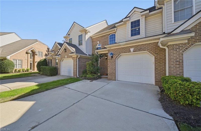 Photo 4 of 38 residential for sale in Newport News virginia