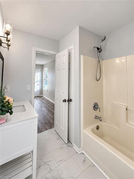 Photo 11 of 13 residential for sale in Chesapeake virginia